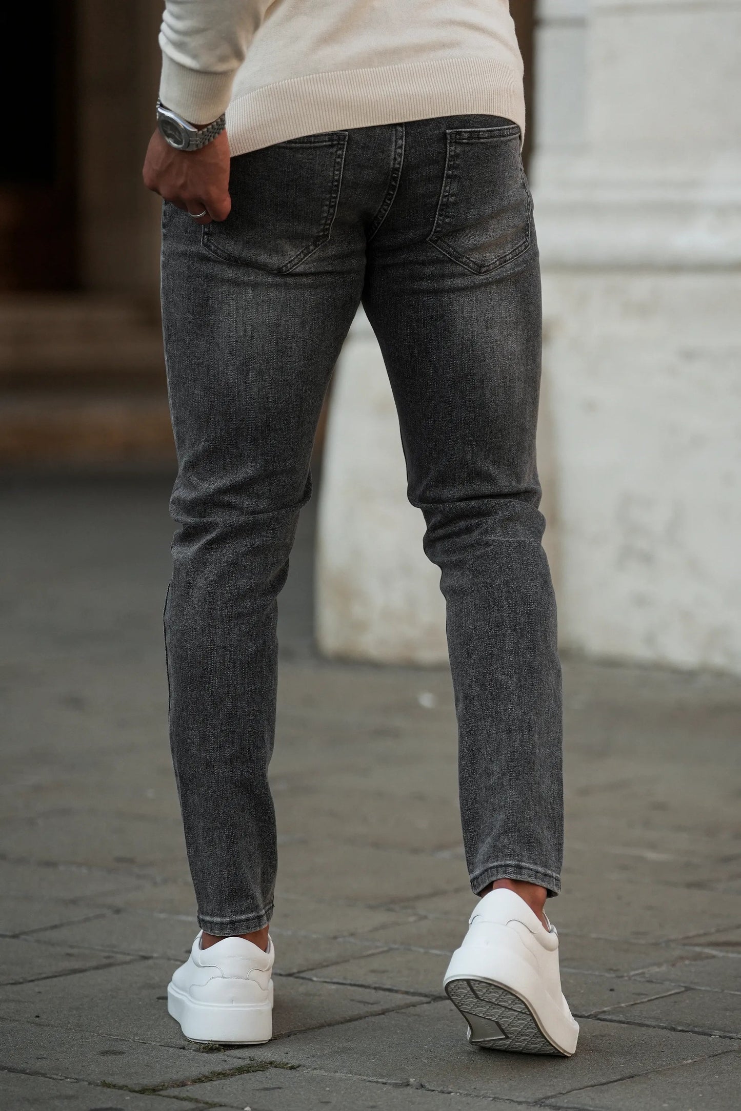 THE JAXON JEANS DARK GREY