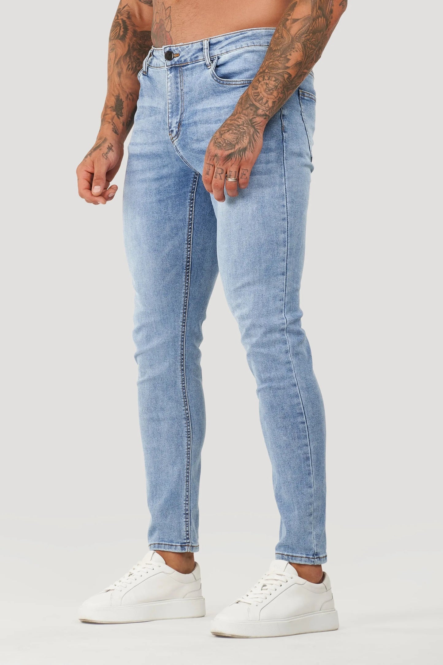 THE JAXON JEANS PALE BLUE