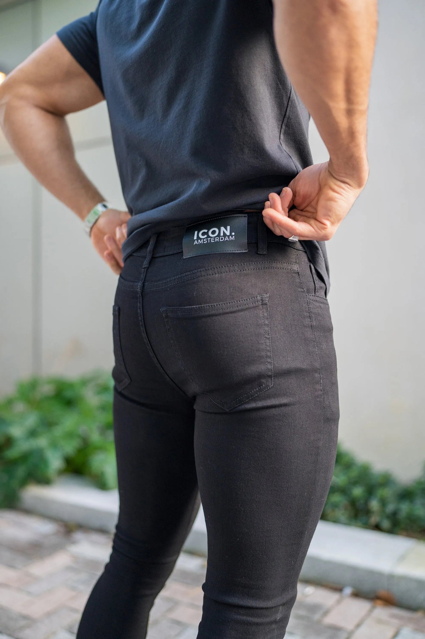 THE LORENZO JEANS - BLACK