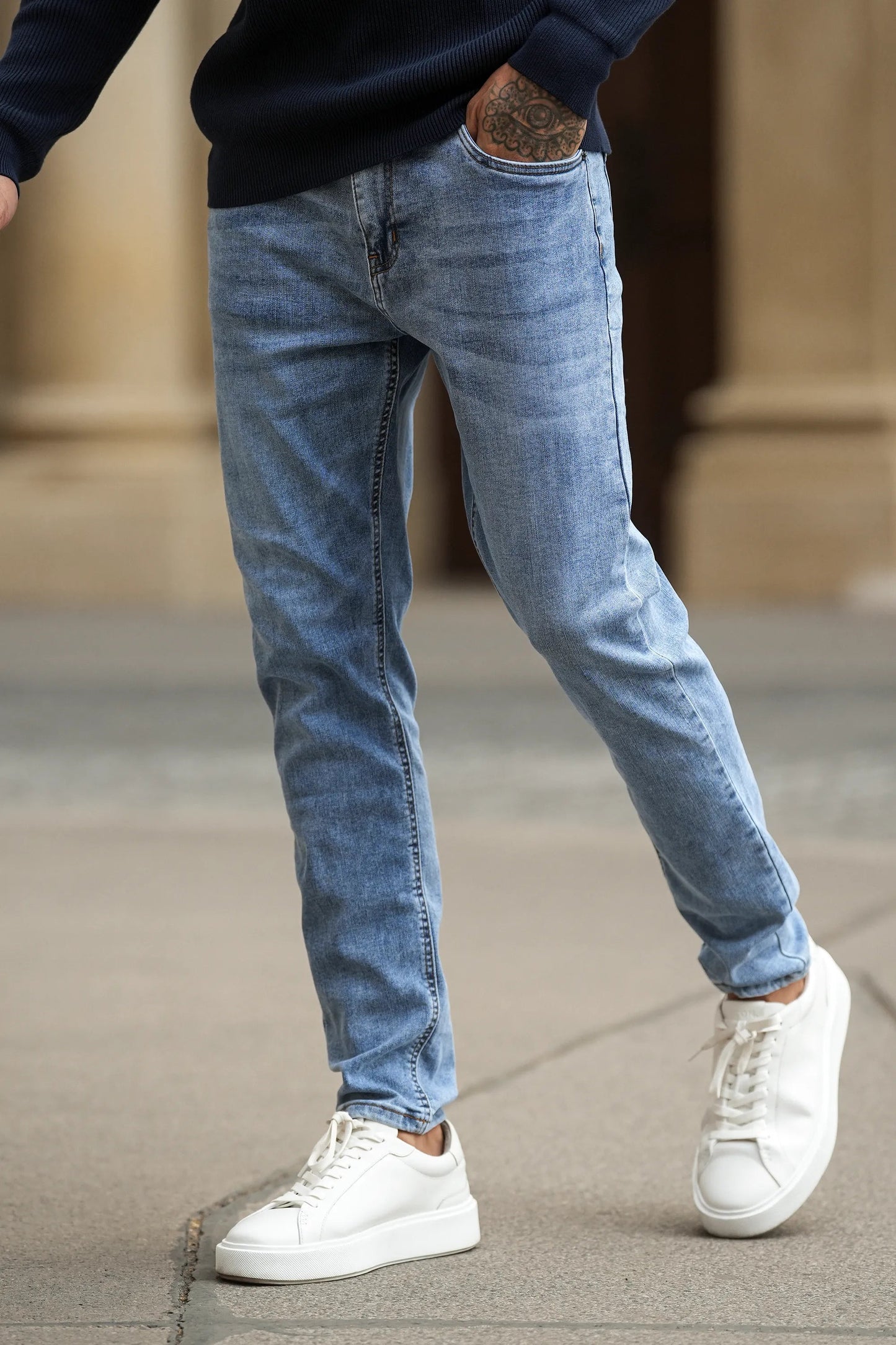 THE JAXON JEANS PALE BLUE